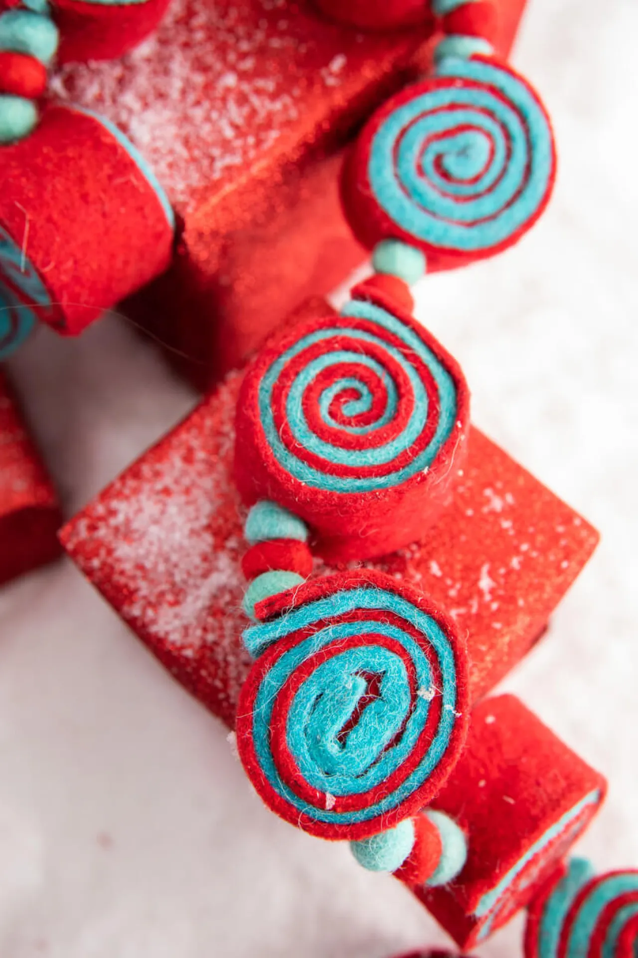 Hot Decorator's Warehouse 61” Aqua/Red Felt Candy Garland