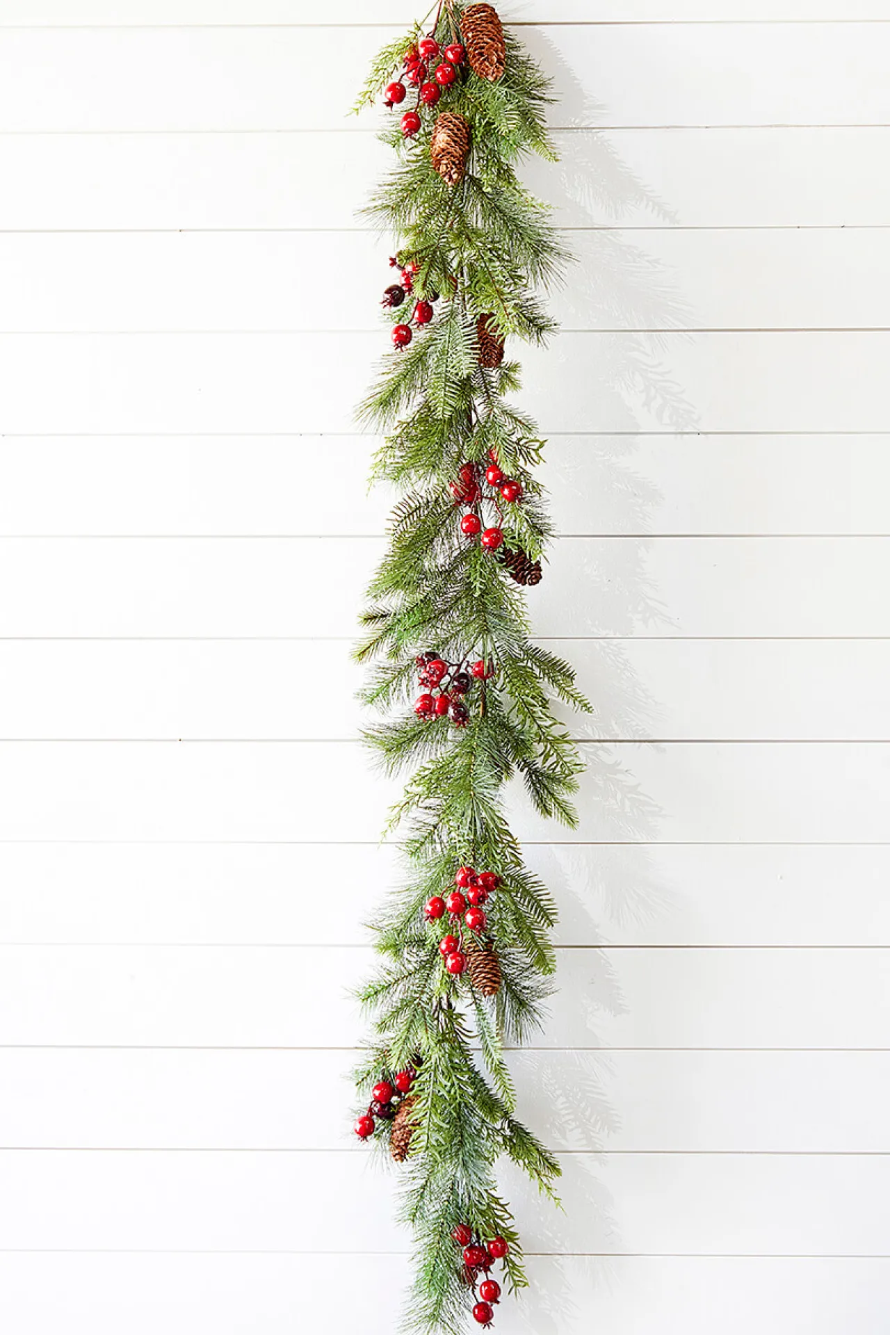 Decorator's Warehouse 5' Berry Pine With Cones Garland