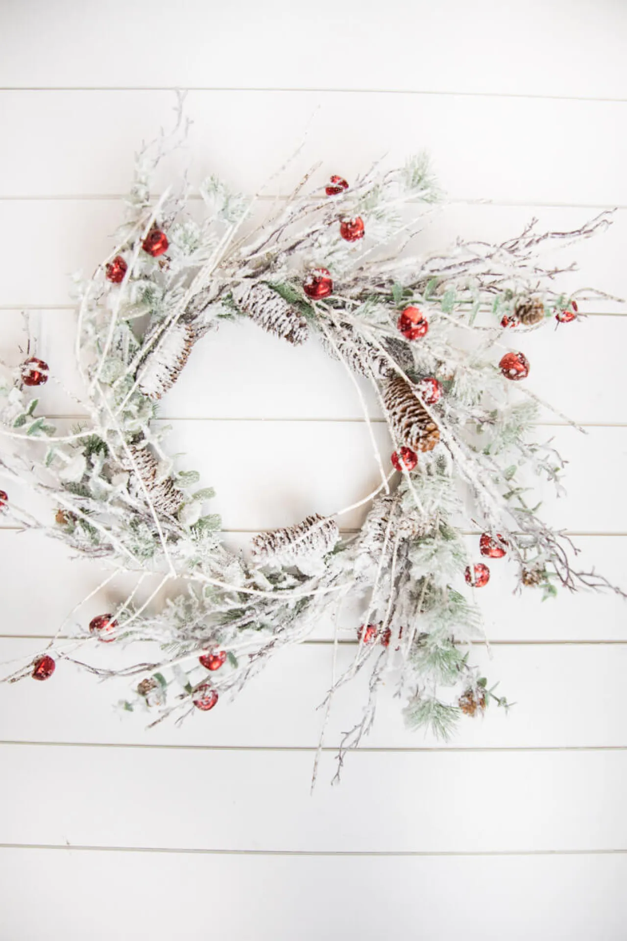 Hot Decorator's Warehouse 24” Christmas Flocked Pine Wreath With Jingle Bells