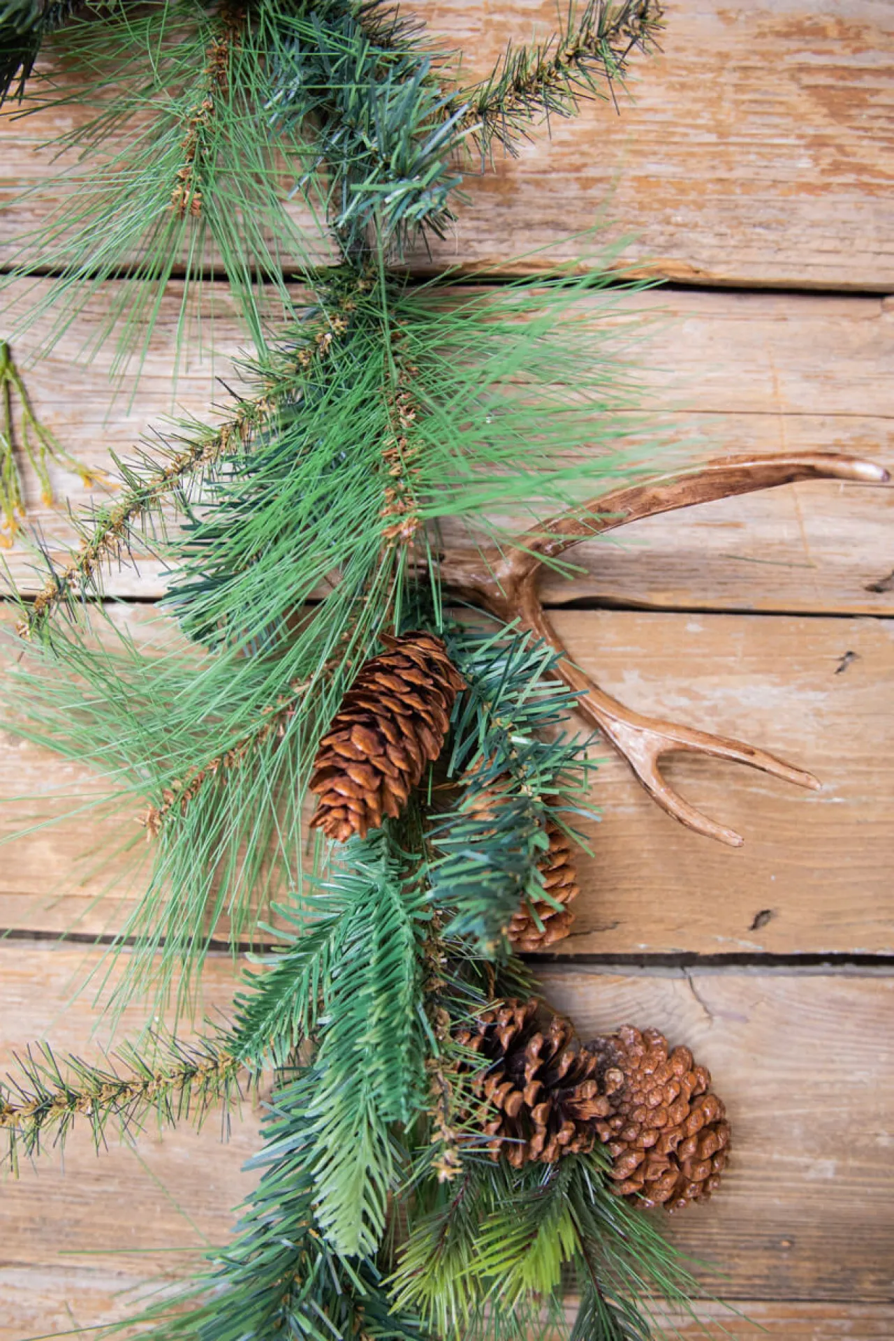 Hot Decorator's Warehouse 6’ Christmas Pine & Antler Garland