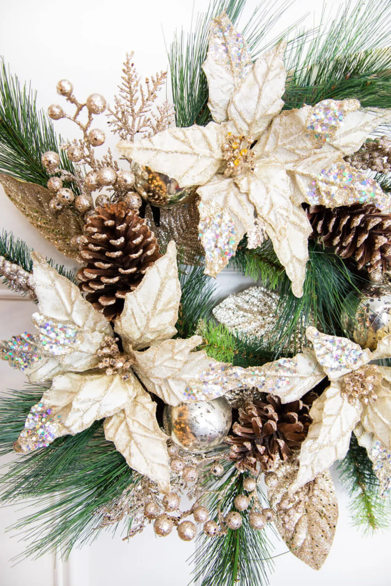 Sale Decorator's Warehouse 18” Christmas Poinsettia & Pine Wreath
