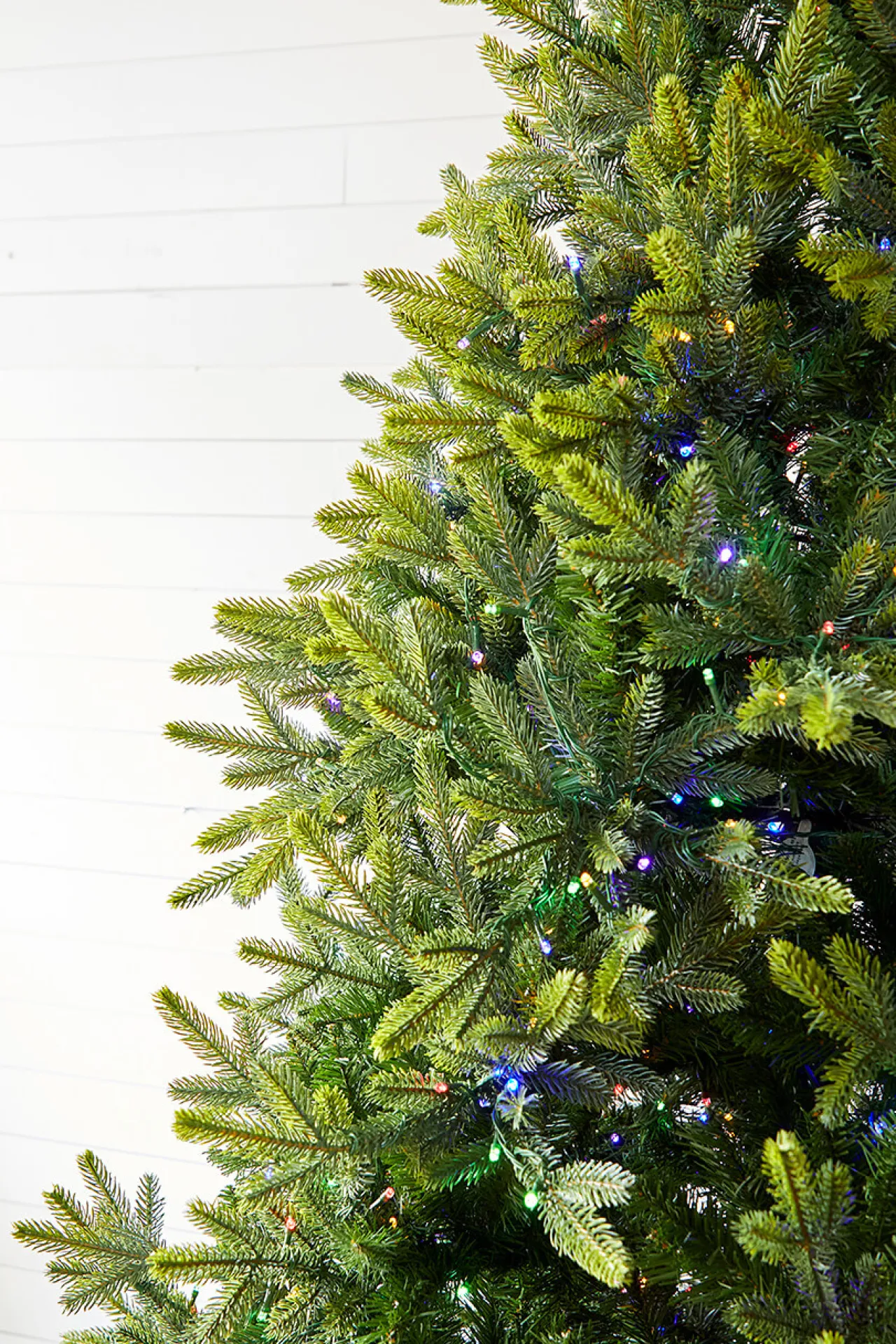 Best Decorator's Warehouse 7.5' Deluxe Trinity Pine Artificial Christmas Tree With 2000 Color-Changing Lights