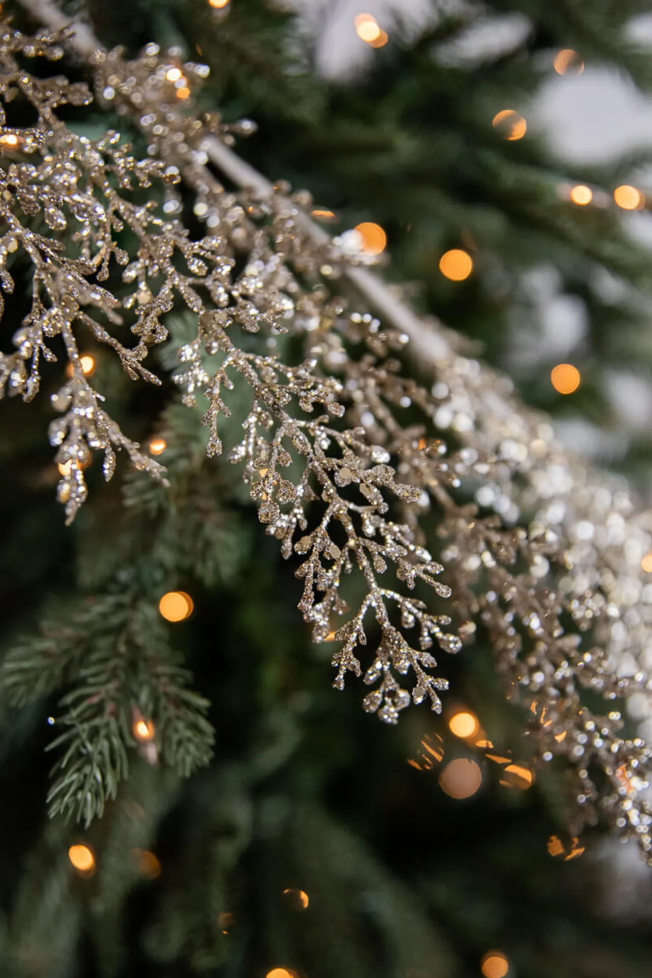 Decorator's Warehouse 48" Glitter/Sequin Artemisia Garland