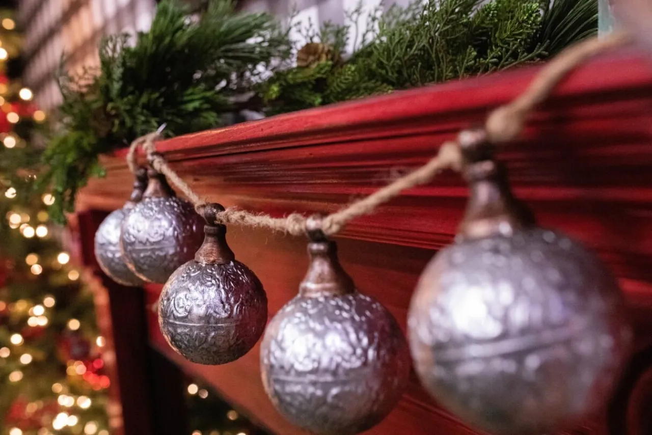 Hot Decorator's Warehouse 42” Metal Silver Rustic Ornament Garland