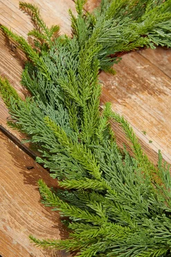 Discount Decorator's Warehouse 30” Natural Touch Cedar Wreath