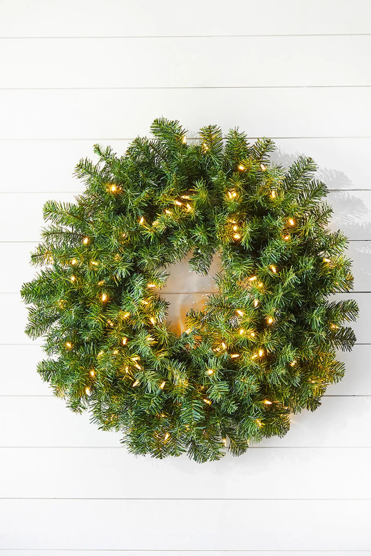 Clearance Decorator's Warehouse 30" Norway Pine Wreath LED
