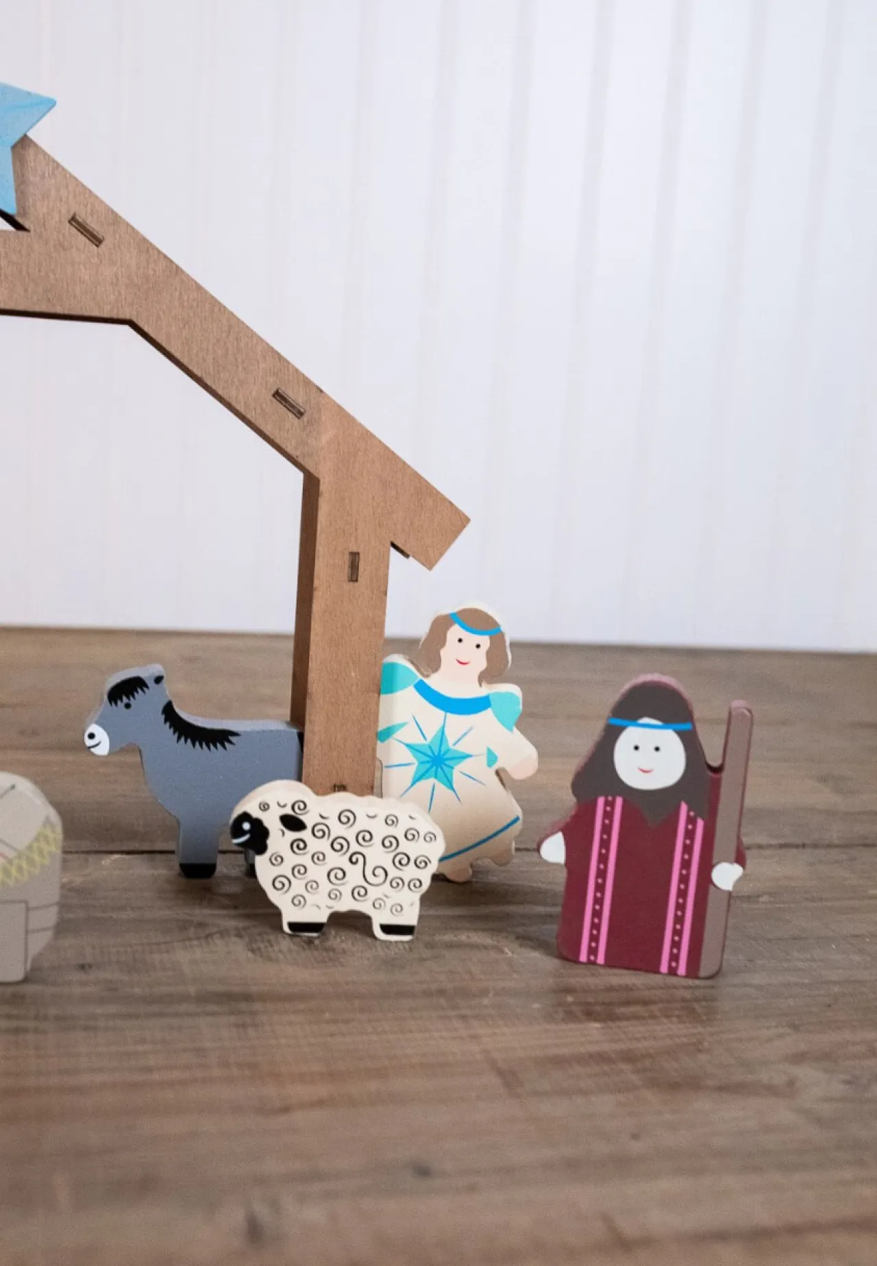 Hot Decorator's Warehouse 12 Piece Children’s Nativity Set