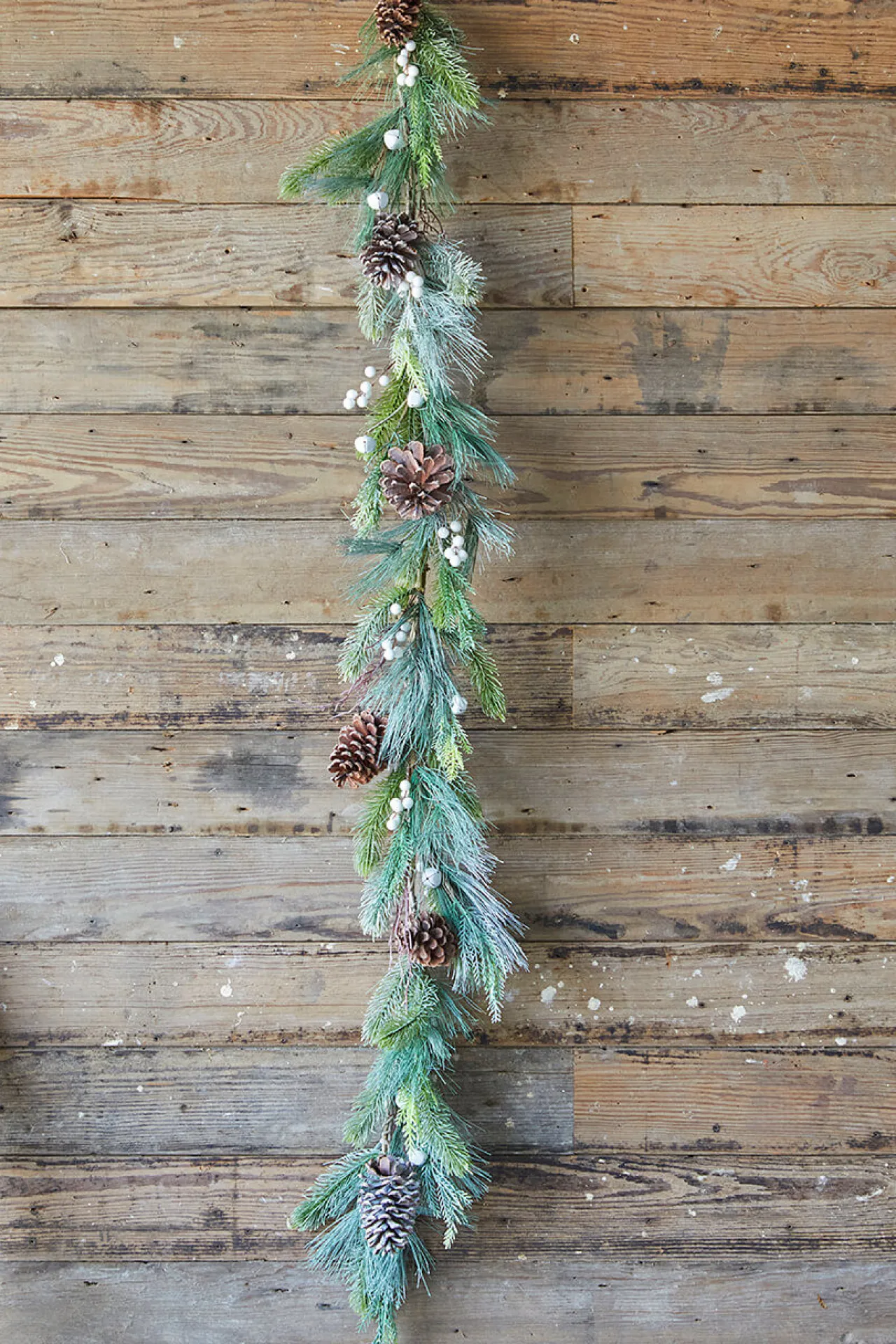 Decorator's Warehouse 6’ Pine Berry Bell Garland