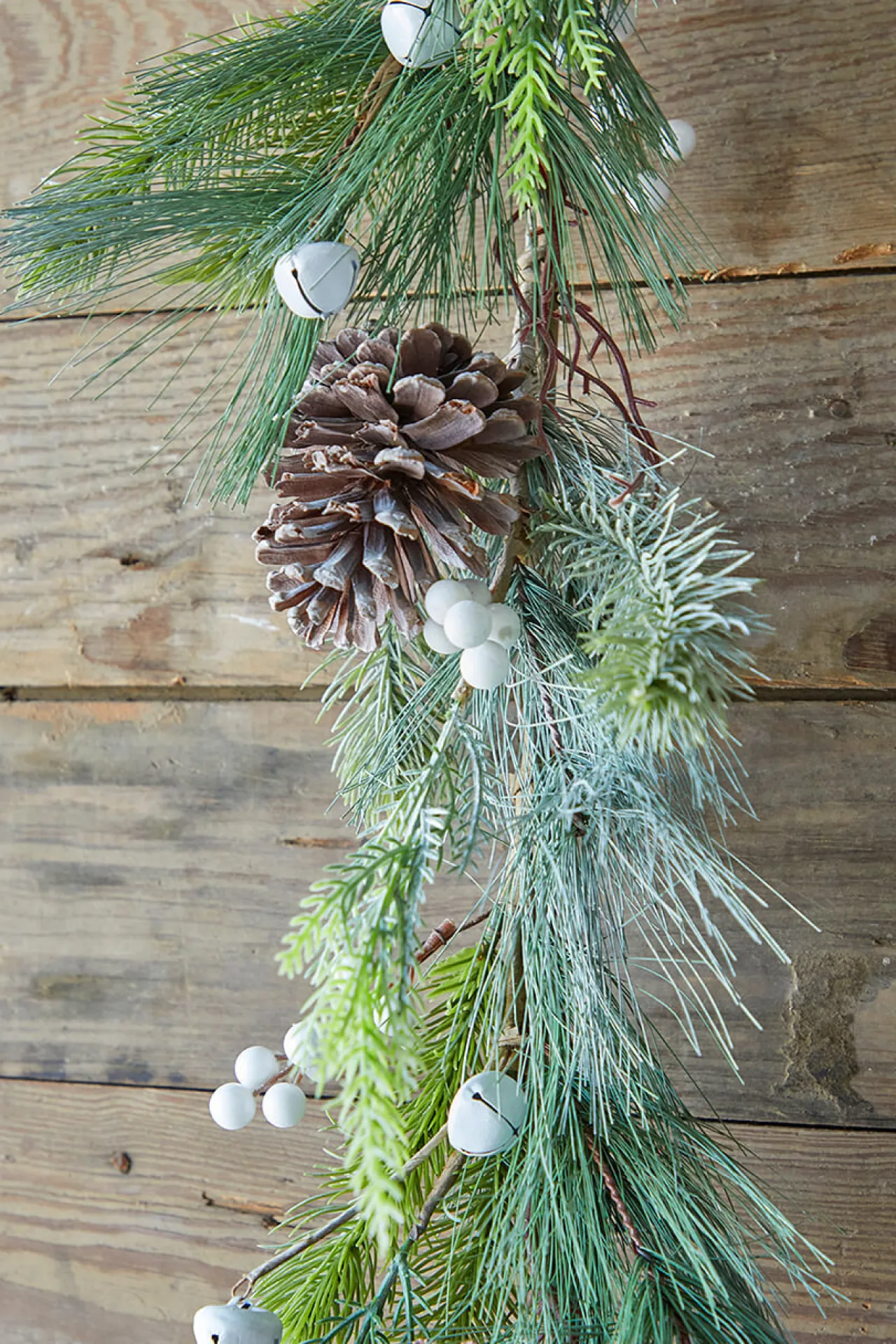 Decorator's Warehouse 6’ Pine Berry Bell Garland
