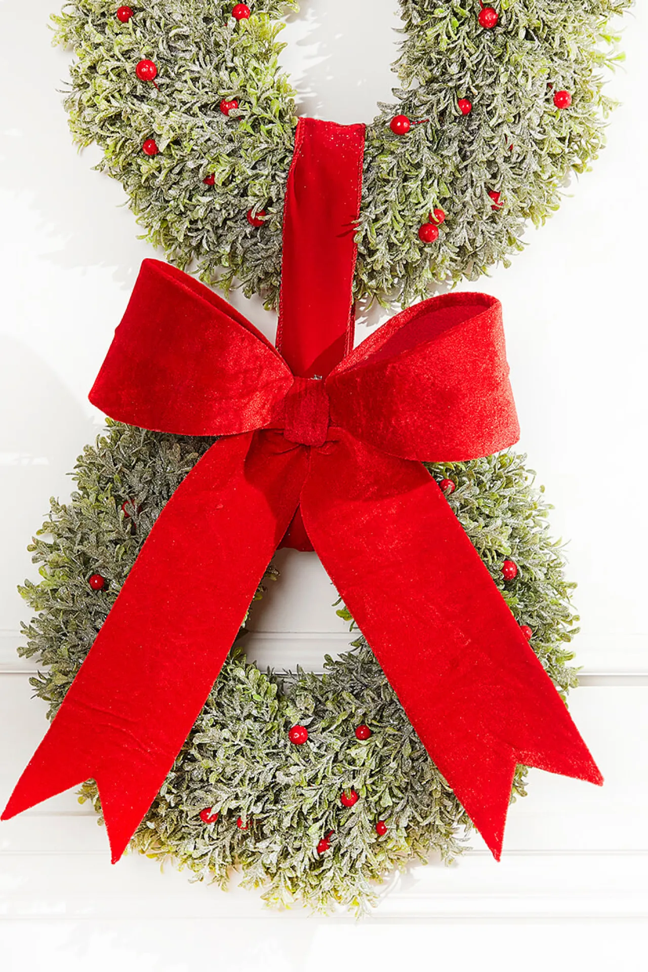 Outlet Decorator's Warehouse 16.5” Red Polyester Clip Bow