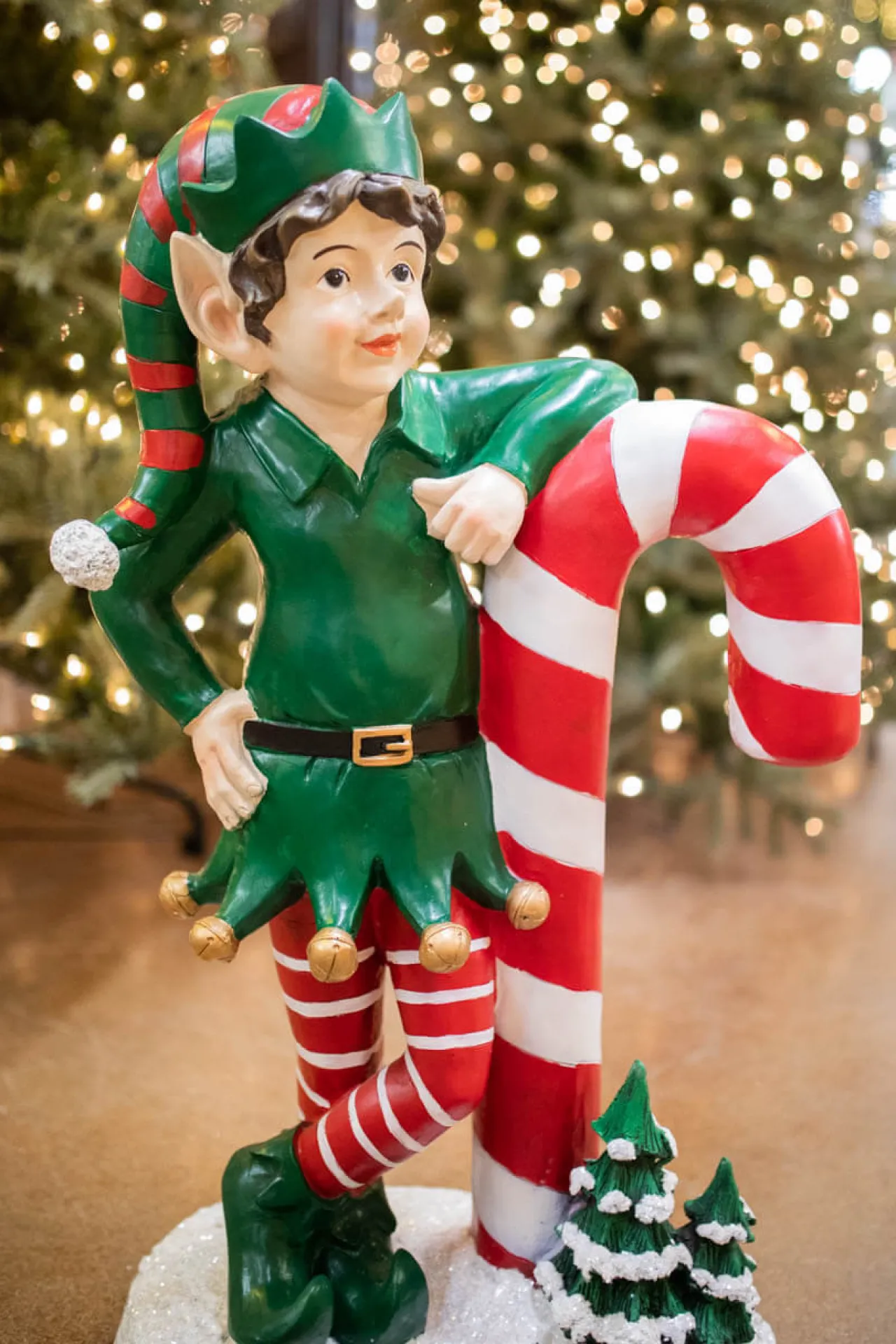 Outlet Decorator's Warehouse 36" Resin Elf Leaning On Candy Cane