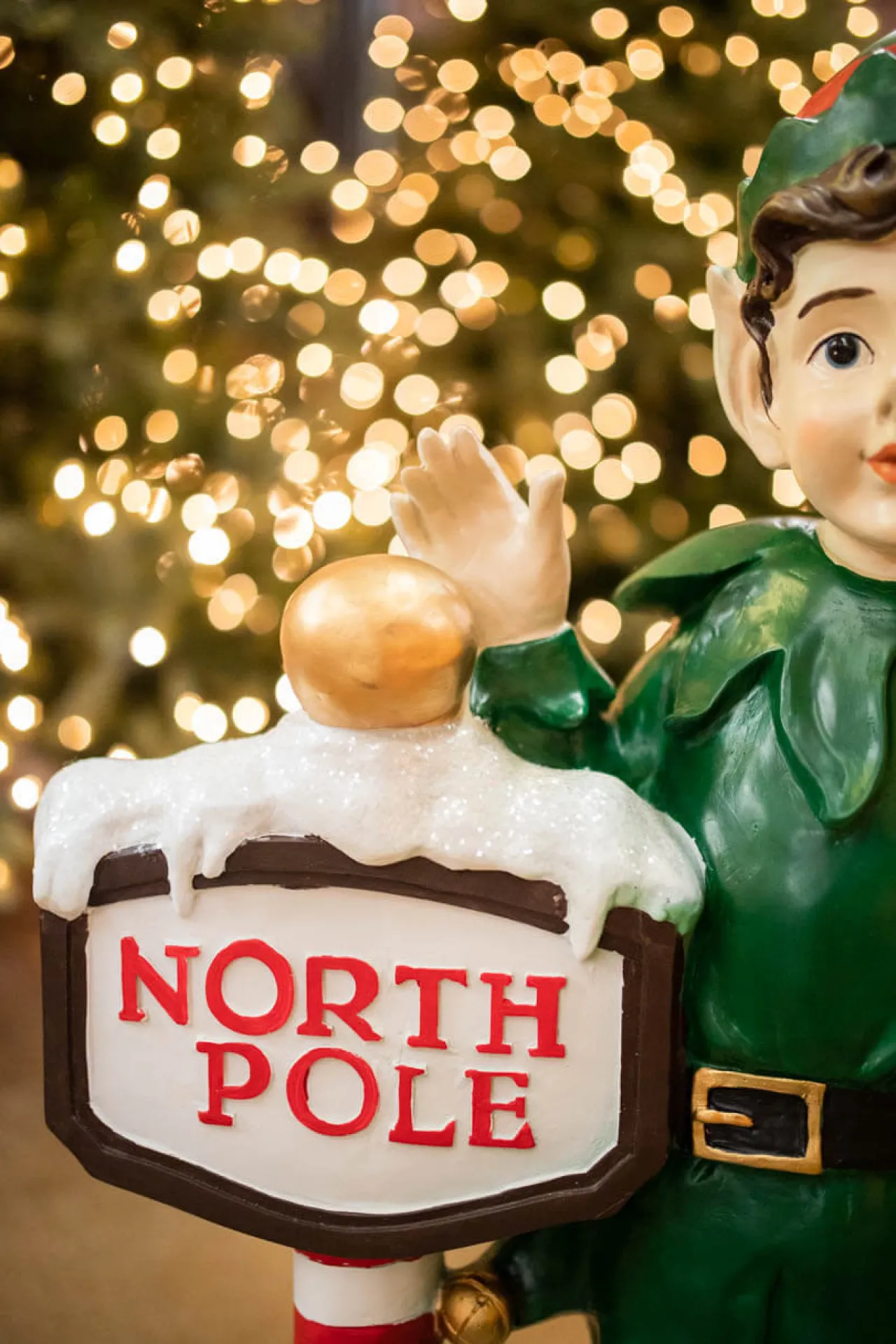 Decorator's Warehouse 36" Resin Elf With North Pole Sign