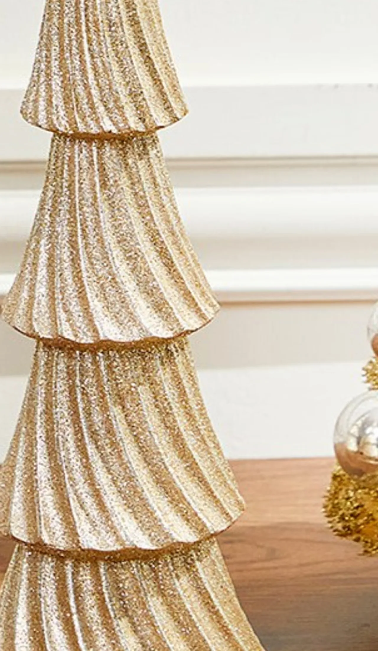 Best Decorator's Warehouse 14" Resin Modern Tree