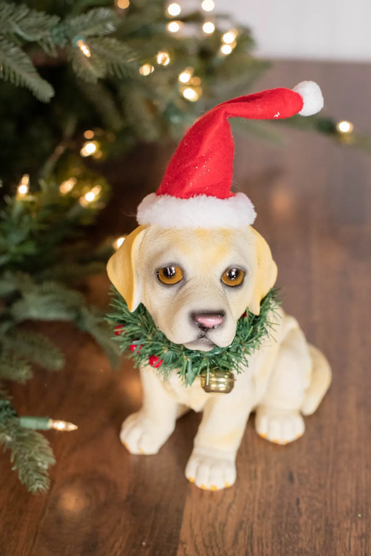 Outlet Decorator's Warehouse 10” Resin Santa Hat/Wreath Lab Pup