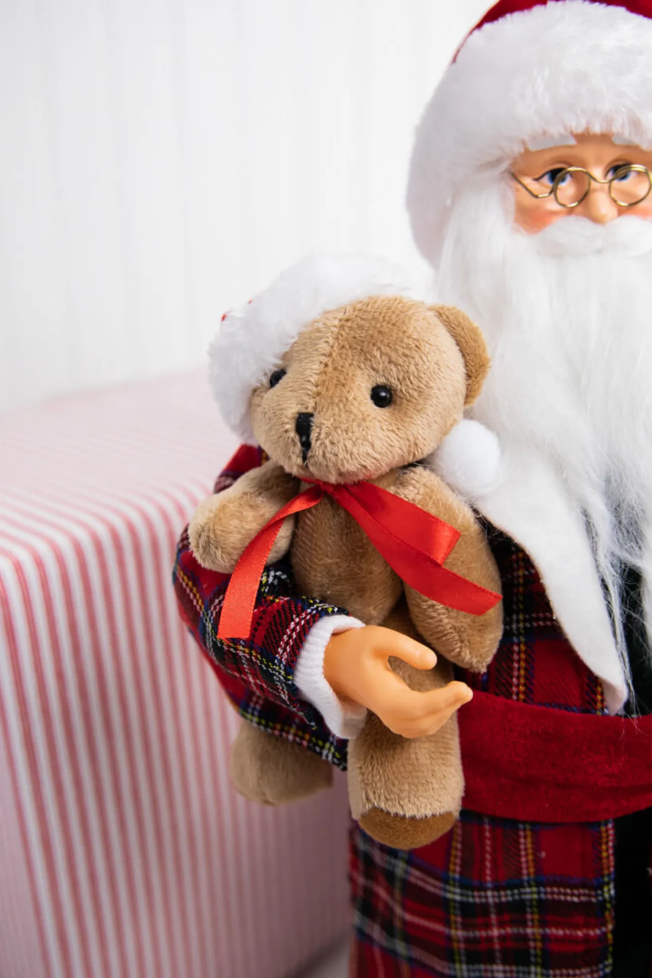 Best Decorator's Warehouse 18" Santa In Pajamas Figurine
