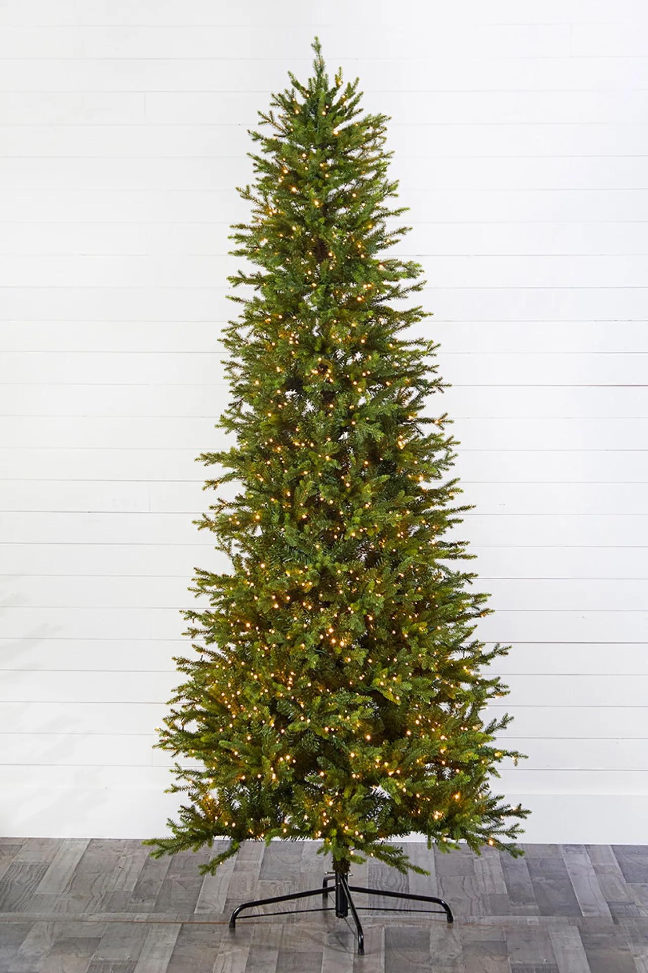 New Decorator's Warehouse 9' Slim Southern Fir With 1500 3mm Lights