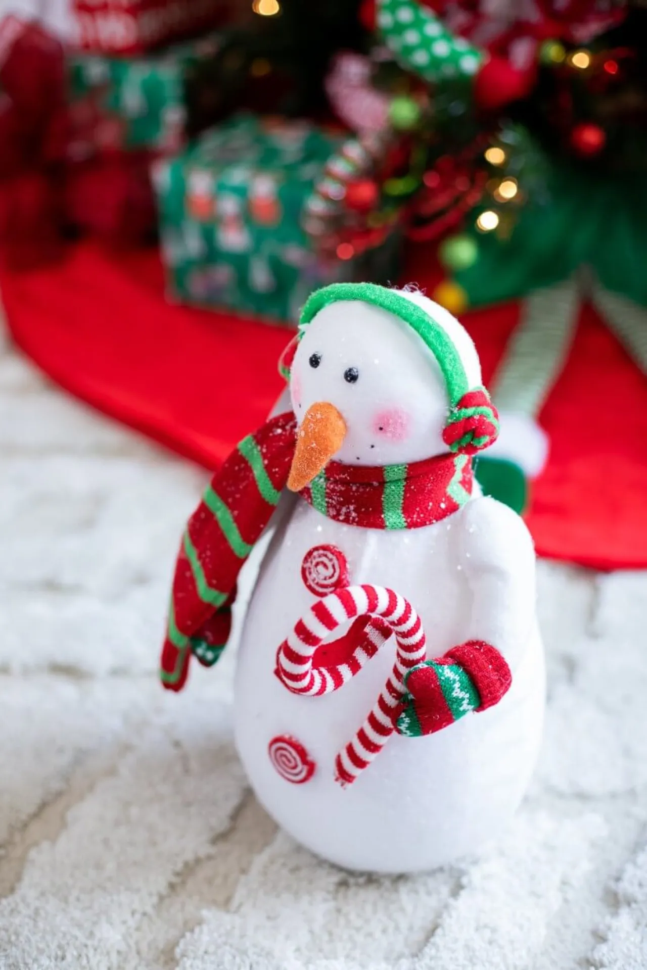 Clearance Decorator's Warehouse 15” Snowman With Candy Cane