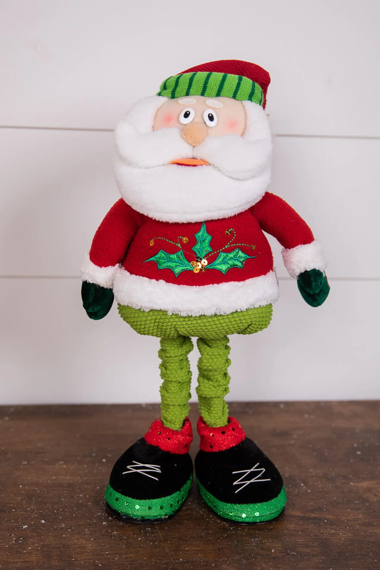 Outlet Decorator's Warehouse 19" Up-Down Santa