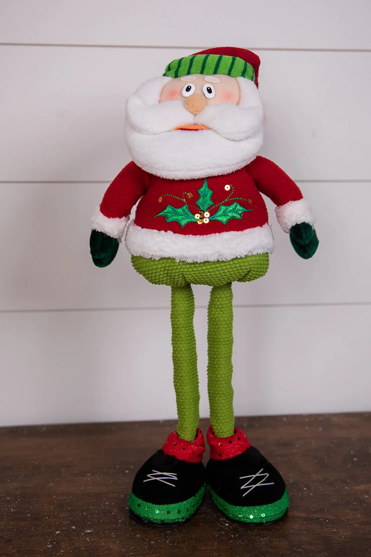 Outlet Decorator's Warehouse 19" Up-Down Santa