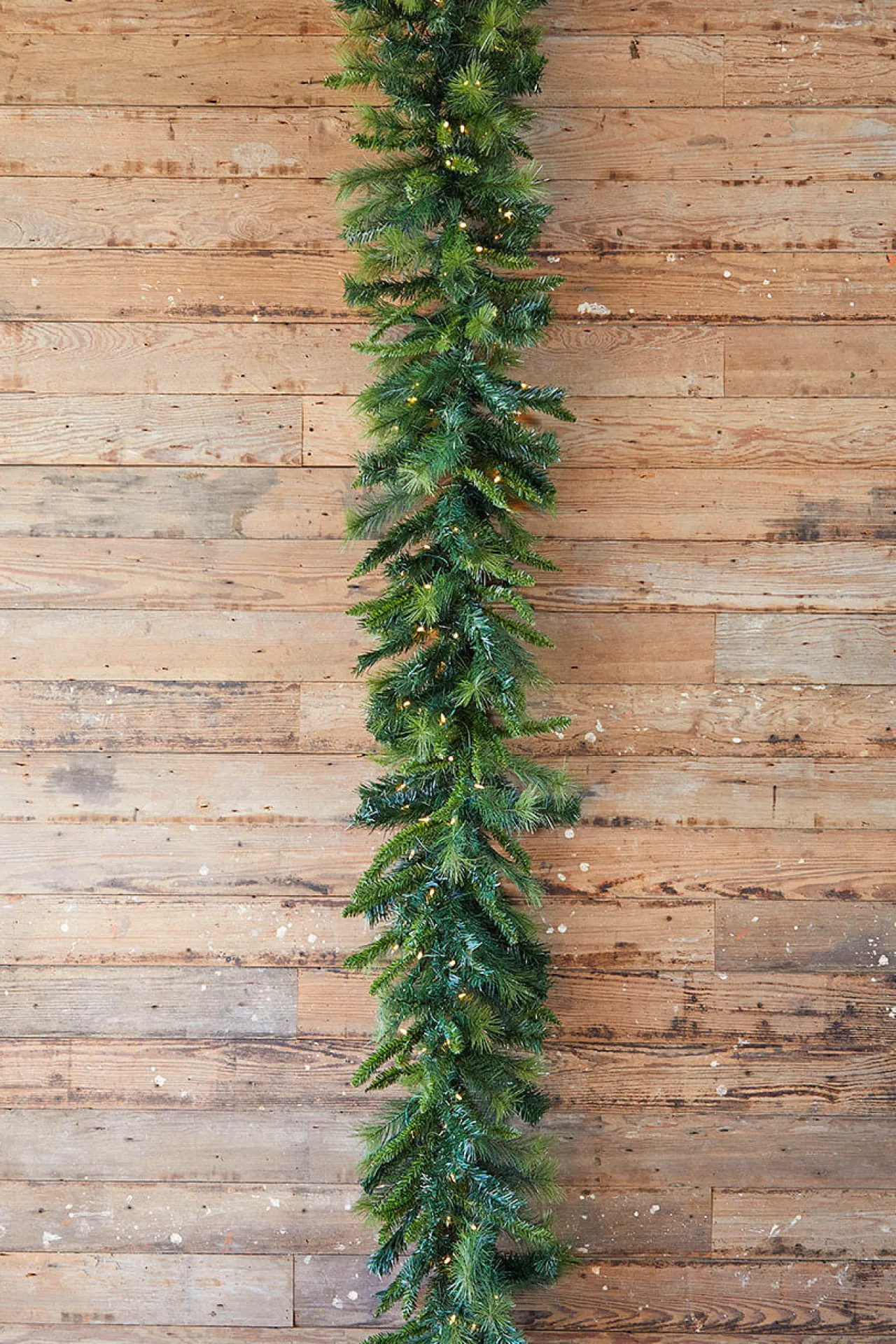 New Decorator's Warehouse 9' X 16" LED Royal Mix Garland