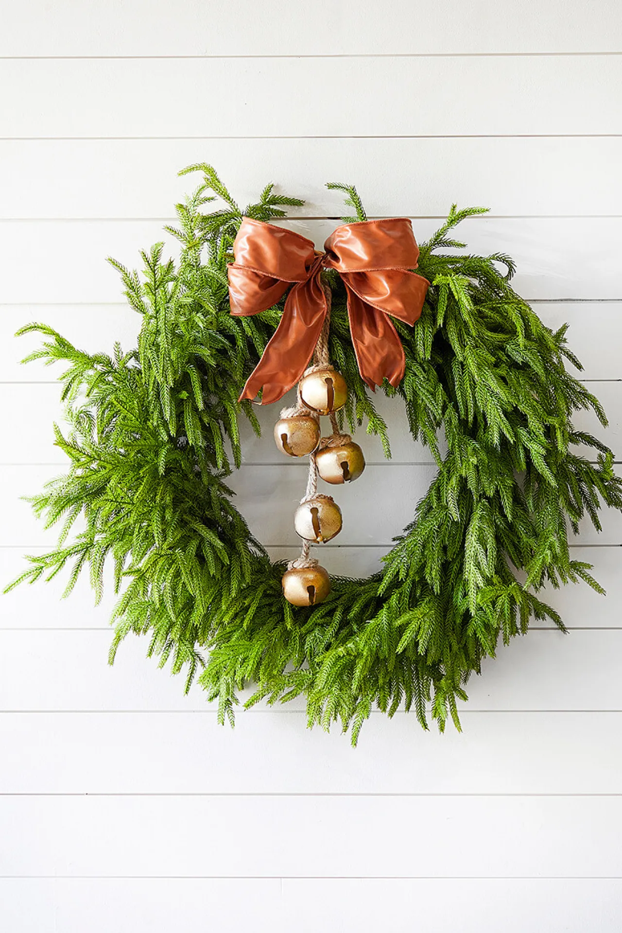 Hot Decorator's Warehouse 20" X 2.5" Metal Bells Ornament