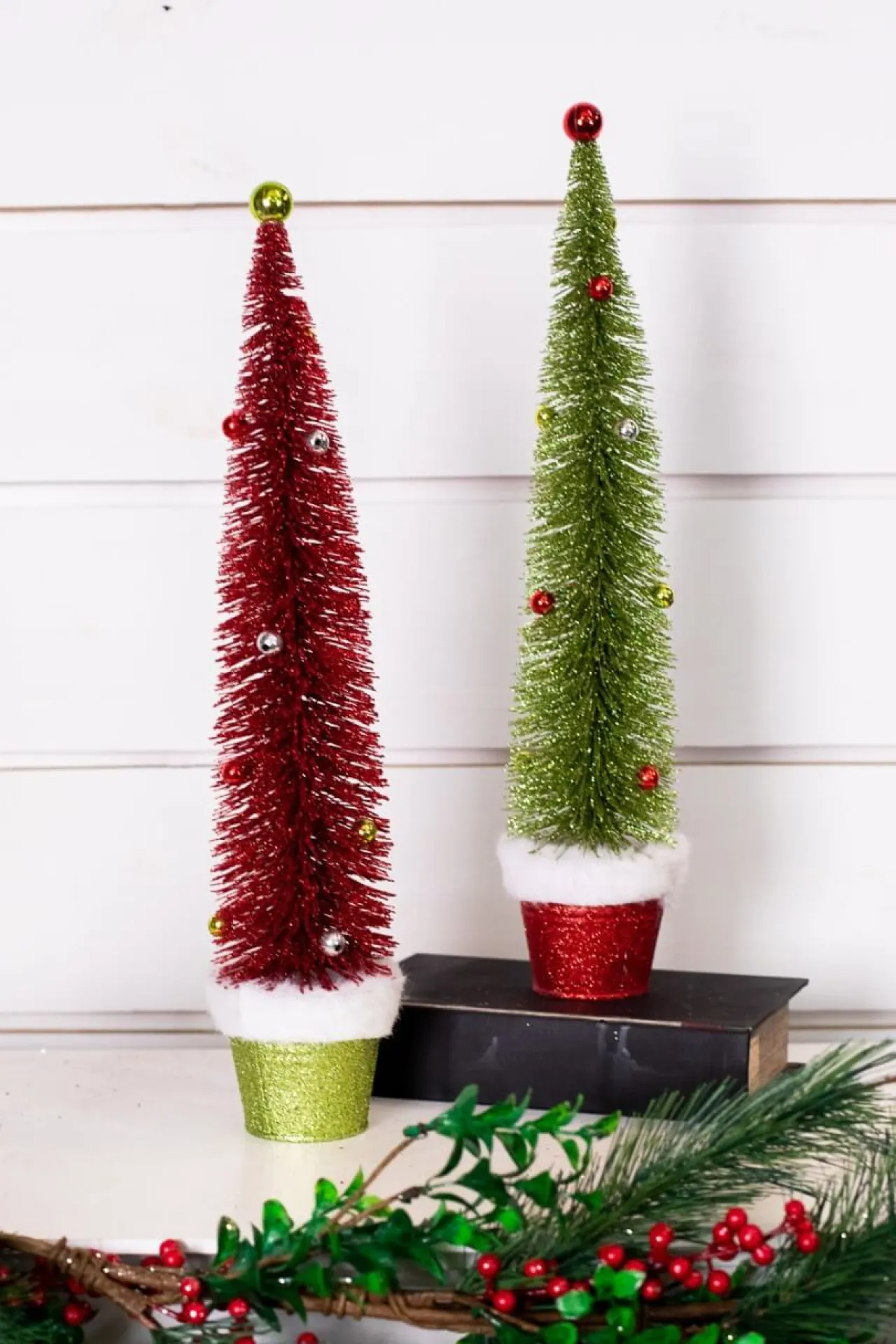 Clearance Decorator's Warehouse Bottle Brush Very Merry Tree