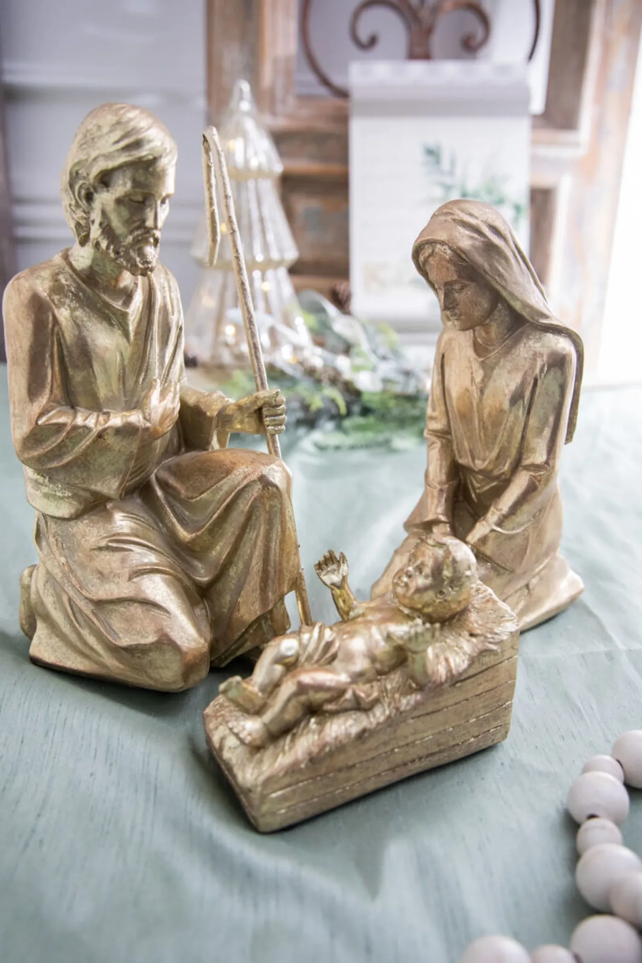 Online Decorator's Warehouse Elegant Nativity Set - 3 Pieces