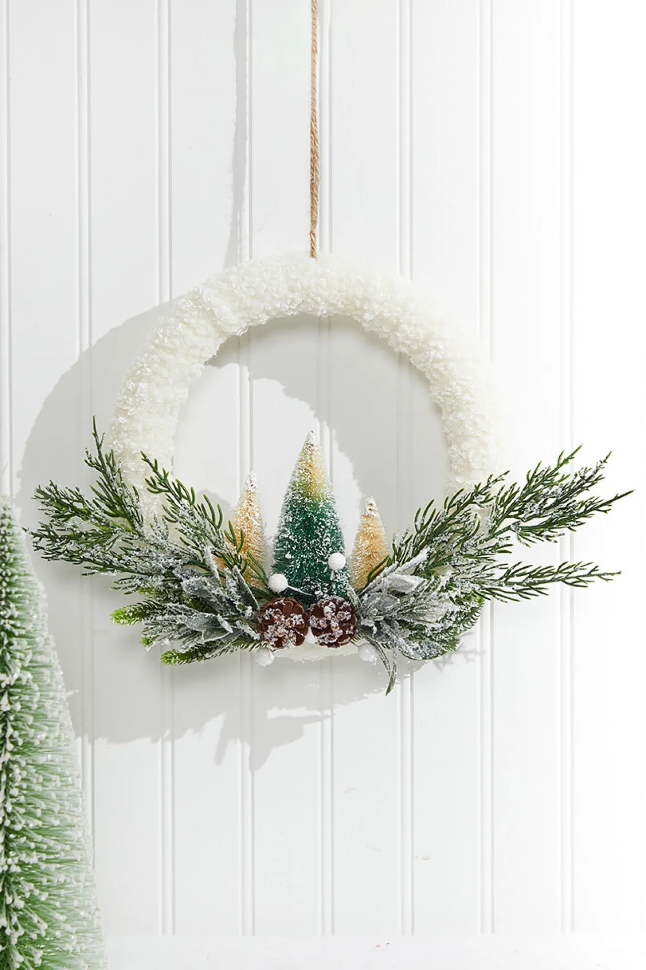 Hot Decorator's Warehouse Frosted Christmas Tree Wreath Ornament