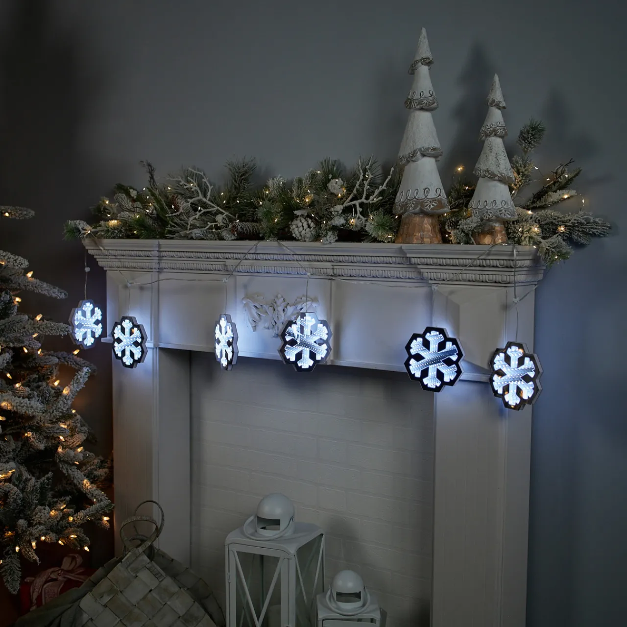 Clearance Decorator's Warehouse 68"L Infinity Light Snowflake Garland