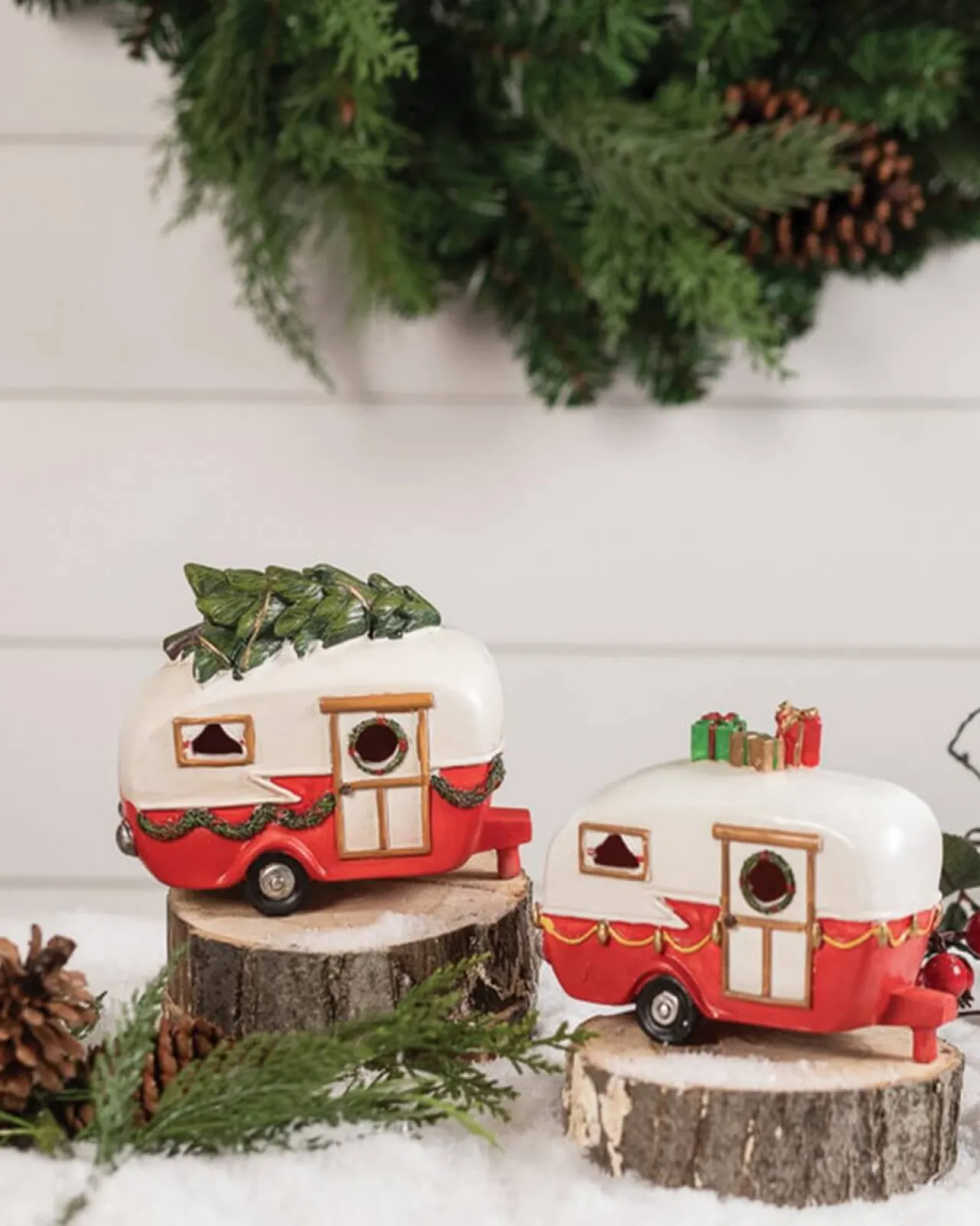 New Decorator's Warehouse Light Up Resin Christmas Campers