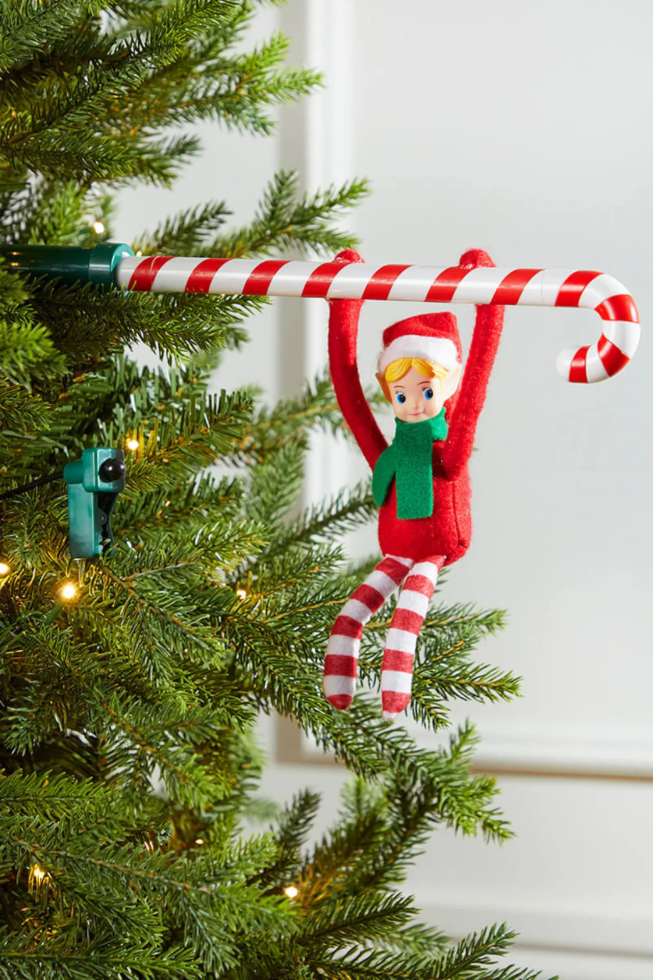 Discount Decorator's Warehouse Merry Mischief Maker Acrobat