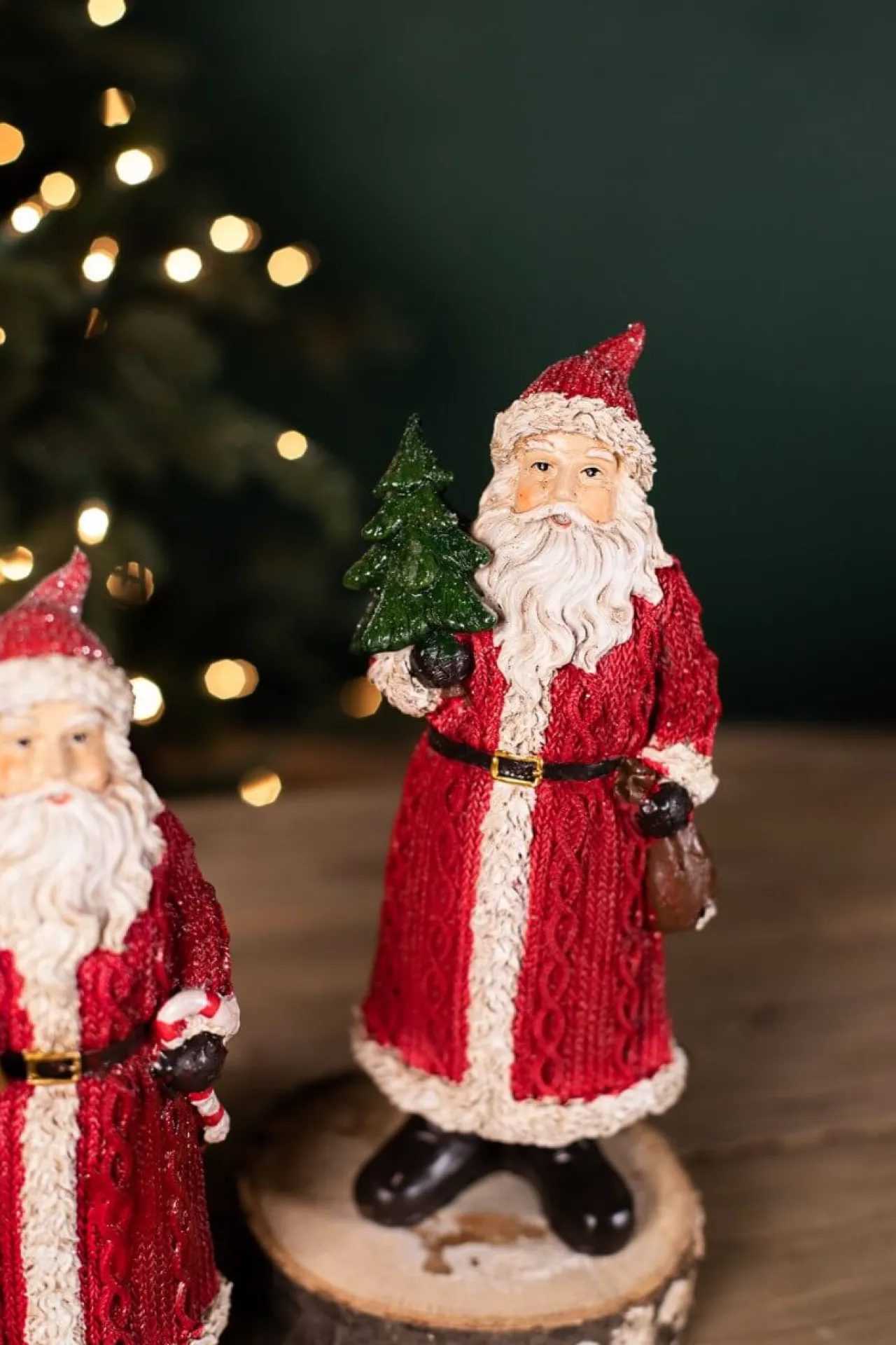 Discount Decorator's Warehouse Resin Nostalgia Santa Figurine