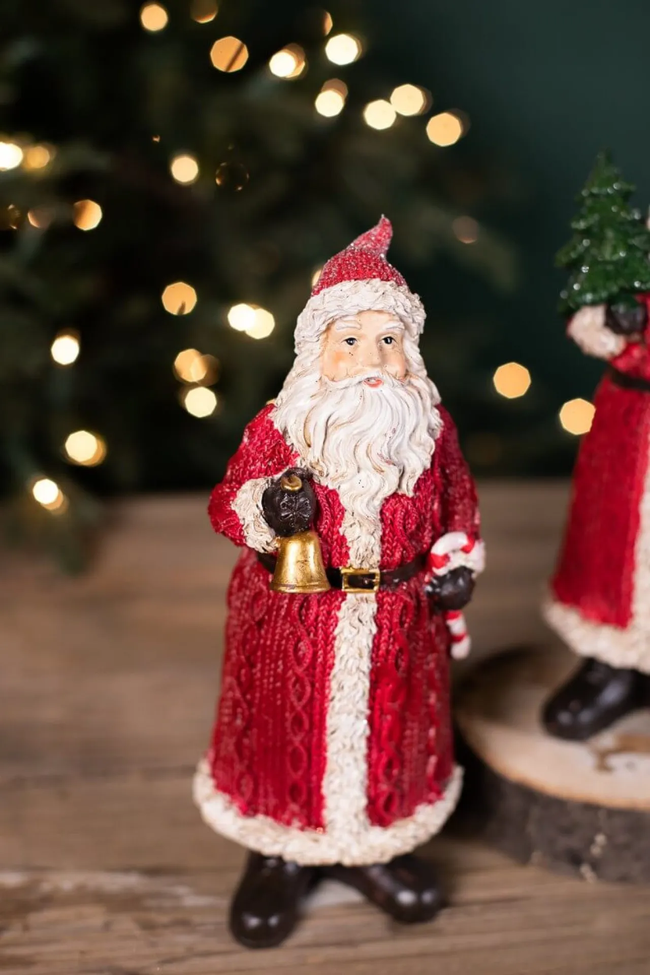 Discount Decorator's Warehouse Resin Nostalgia Santa Figurine