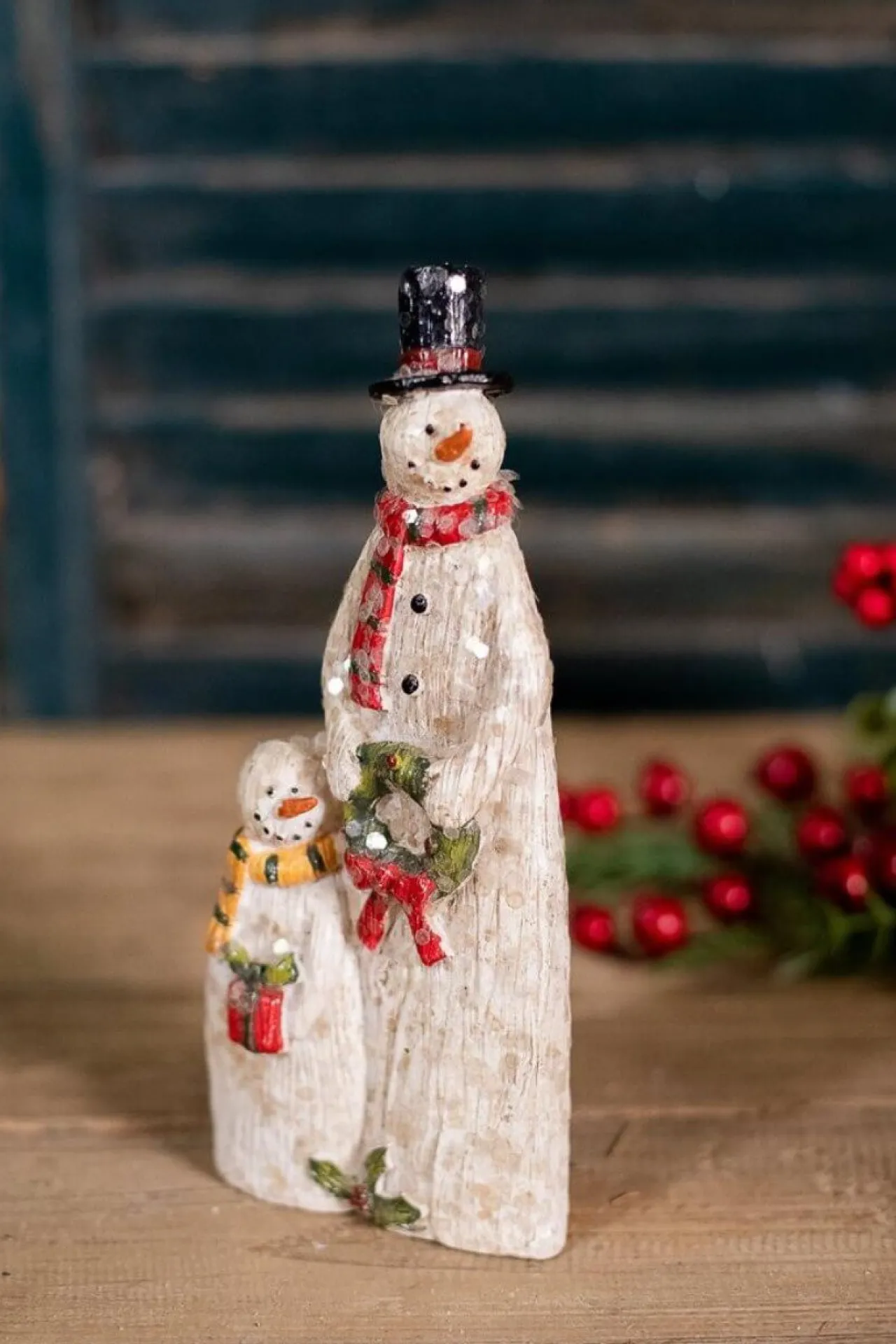 Outlet Decorator's Warehouse Resin Sparkly Snowman Family